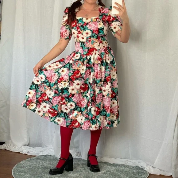 vintage floral puff sleeve midi dress - Picture 2 of 8